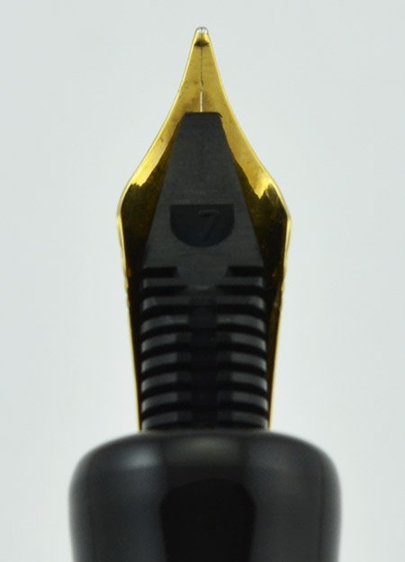 Delta 366 Fountain Pen - Black, Chrome Trim, 18k Fine Nib (Mint in
